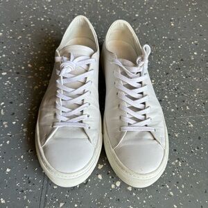 Common Project alternative White Sneakers Minimalist Design